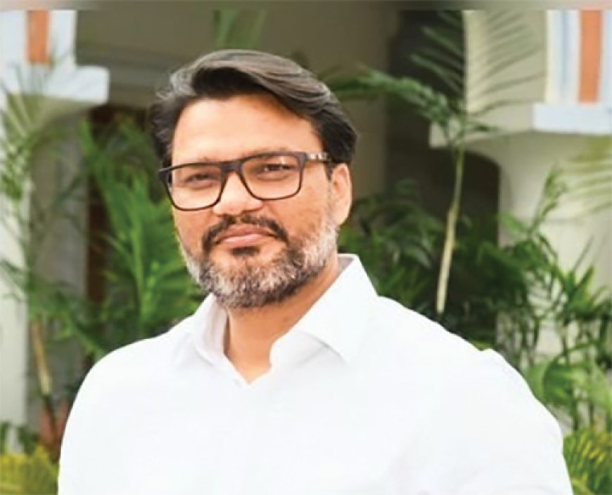 पूर्व मुख्यमंत्री अशोक गहलोत के ओएसडी रहे लोकेश शर्मा हुए गिरफ्तार,कुछ ही देर में हुई जमानत