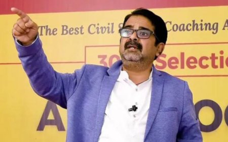 आप के हुए मशहूर यूपीएससी शिक्षक अवध ओझा, केजरीवाल ने किया स्वागत