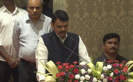 महाराष्ट्र के हुए देवेंद्र फडणवीस, पीएम मोदी के सामने ली सीएम पद की शपथ
