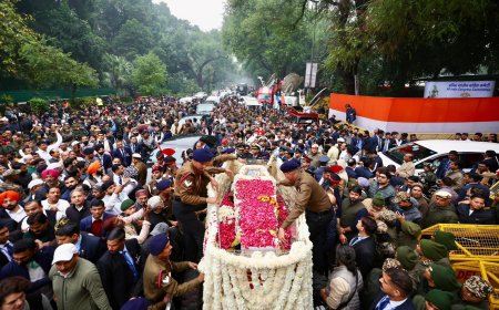 पंचतत्व में विलीन हुए मनमोहन, नम आंखों से सबने दी विदाई