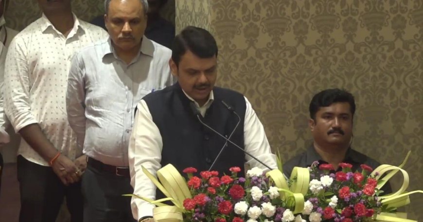 महाराष्ट्र के हुए देवेंद्र फडणवीस, पीएम मोदी के सामने ली सीएम पद की शपथ