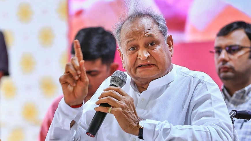 पूर्व मुख्यमंत्री अशोक गहलोत ने धक्का-मुक्की कांड़ को बताया बड़े षड़यंत्र का हिस्सा