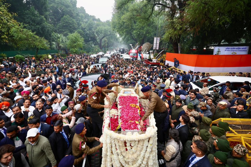 पंचतत्व में विलीन हुए मनमोहन, नम आंखों से सबने दी विदाई