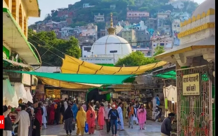 पीएम के बाद अब पूर्व सीएम अशोक गहलोत ने अजमेर शरीफ भेजी चादर