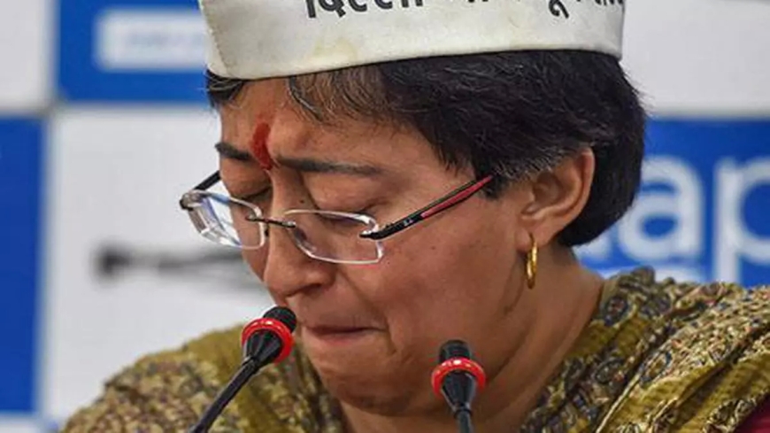 भाजपा नेता के बयान पर रो पड़ी दिल्ली की मुख्यमंत्री आतिशी