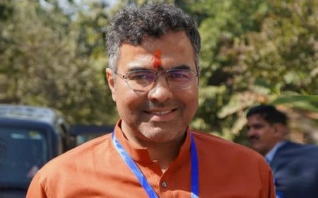 केजरीवाल को हराने वाले प्रवेश वर्मा पहुंचे खाटूश्याम बाबा की षरण में