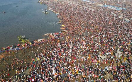 महाकुंभ 2025ः अब तक लगभग 54 करोड़ श्रद्धालुओं ने लगाई आस्था की डुबकी, अभिनेत्री जूही चावला ने भी किया स्नान