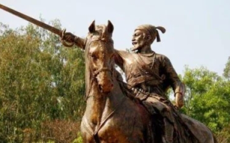 मराठा साम्राज्य के संस्थापक छत्रपति शिवाजी महाराज की जयंती आज