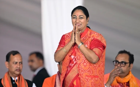 शपथ लेते ही एक्शन मोड़ में नजर आई नवनिर्वाचित सीएम रेखा गुप्ता, कहा- दिल्ली की चिंता अब भाजपा करेगी