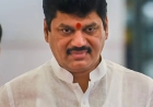 मुख्यमंत्री देवेंद्र फडणवीस ने मंत्री धनंजय मुंडे का इस्तीफा किया स्वीकार, मुंडे को मंत्री पद से किया मुक्त