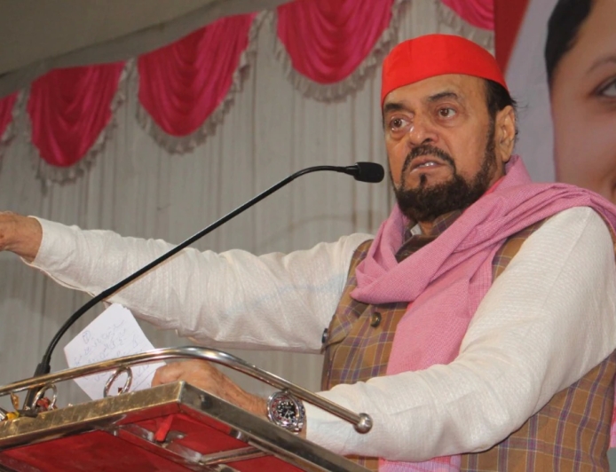 विवादास्पद बयान देने के कारण विधानसभा से निलंबित हुए अबू आजमी, योगी आदित्यनाथ ने कहा- यूपी भेजिए, इलाज कर देंगे